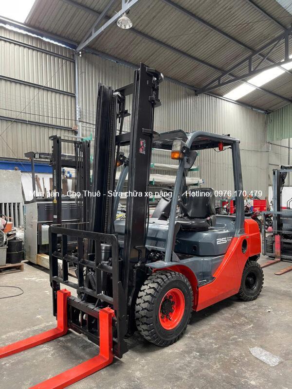 XE NÂNG DẦU TOYOTA 8FD25 XE NÂNG DẦU TOYOTA 8FD25