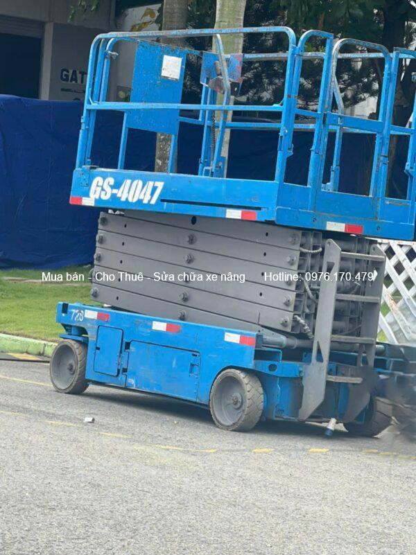 Dịch vụ cho thuê xe nâng người làm việc trên cao dạng cắt kéo (Scissor Lift) Dịch vụ cho thuê xe nâng người làm việc trên cao dạng cắt kéo (Scissor Lift)