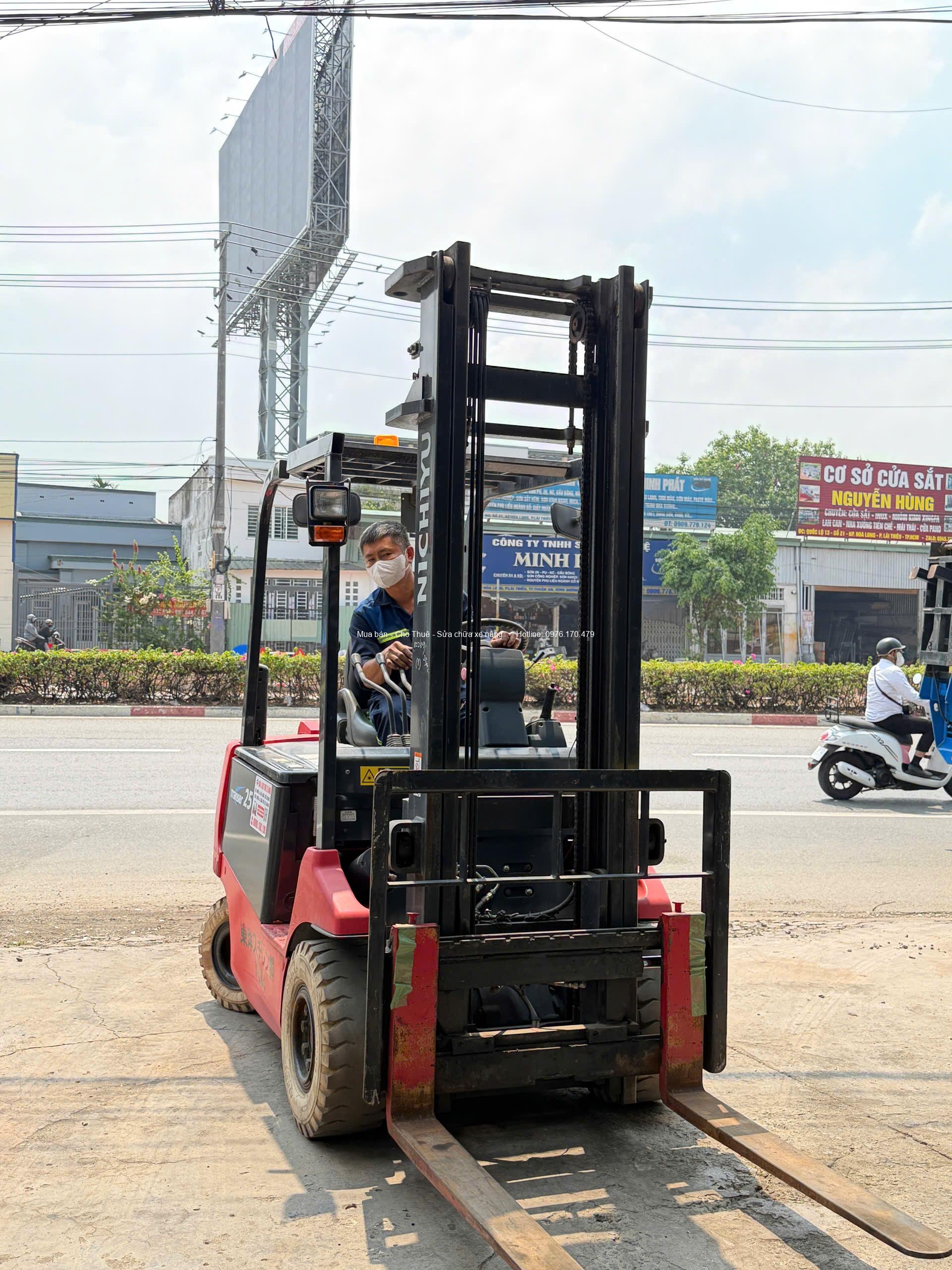 Xe nâng điện Nichiyu FB25-77 2 z7592247381707 ffda2d48714b5dfb72f5823e9c3976c5