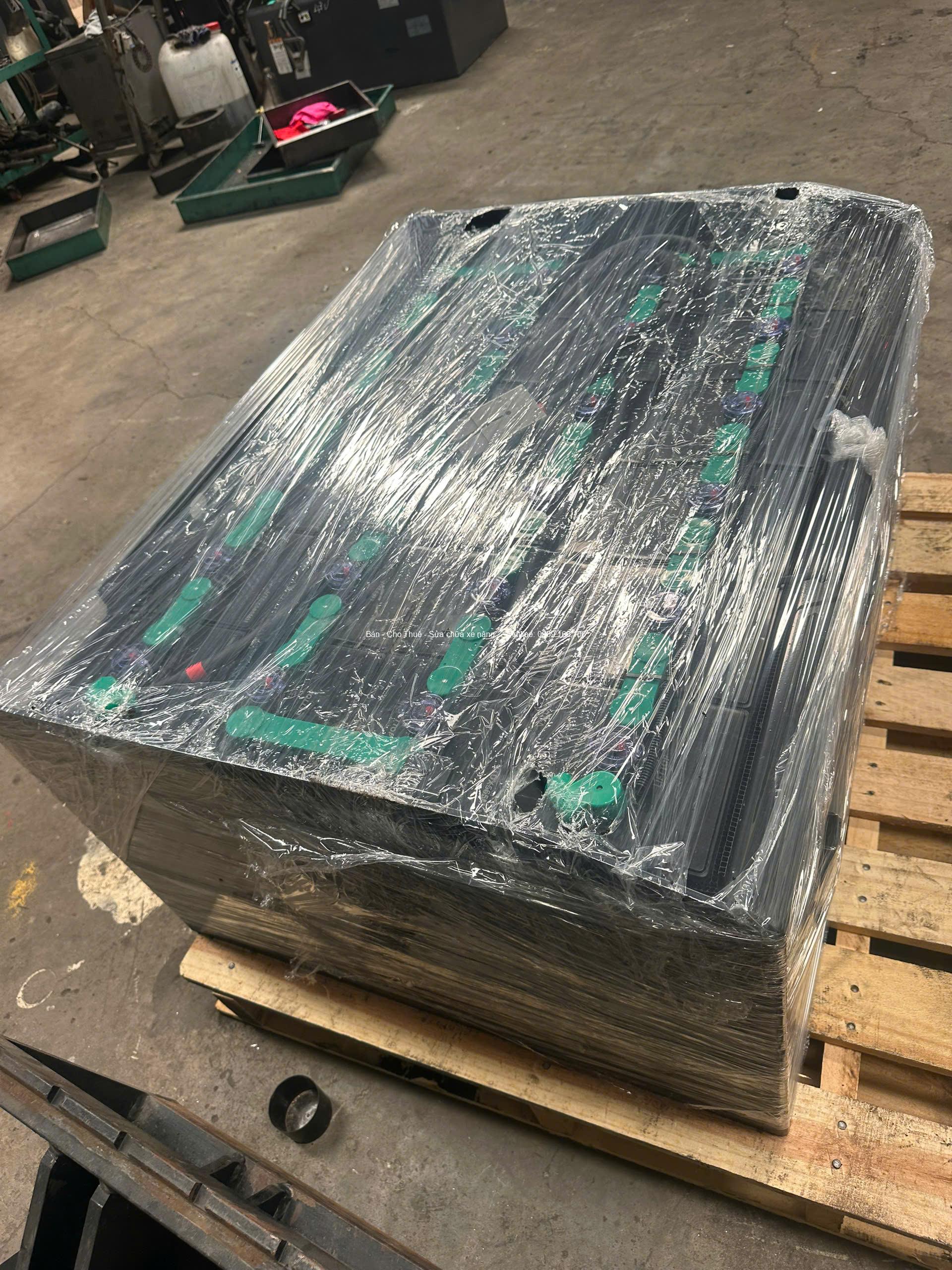 Bình ắc quy xe nâng LIFTTOP 3 1790560428064 7789044981609654040 7789044981609654040 24ceecd1cf9acdfcd61936e4224b4f03